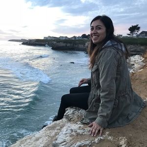 Meet your Posher, Yuli